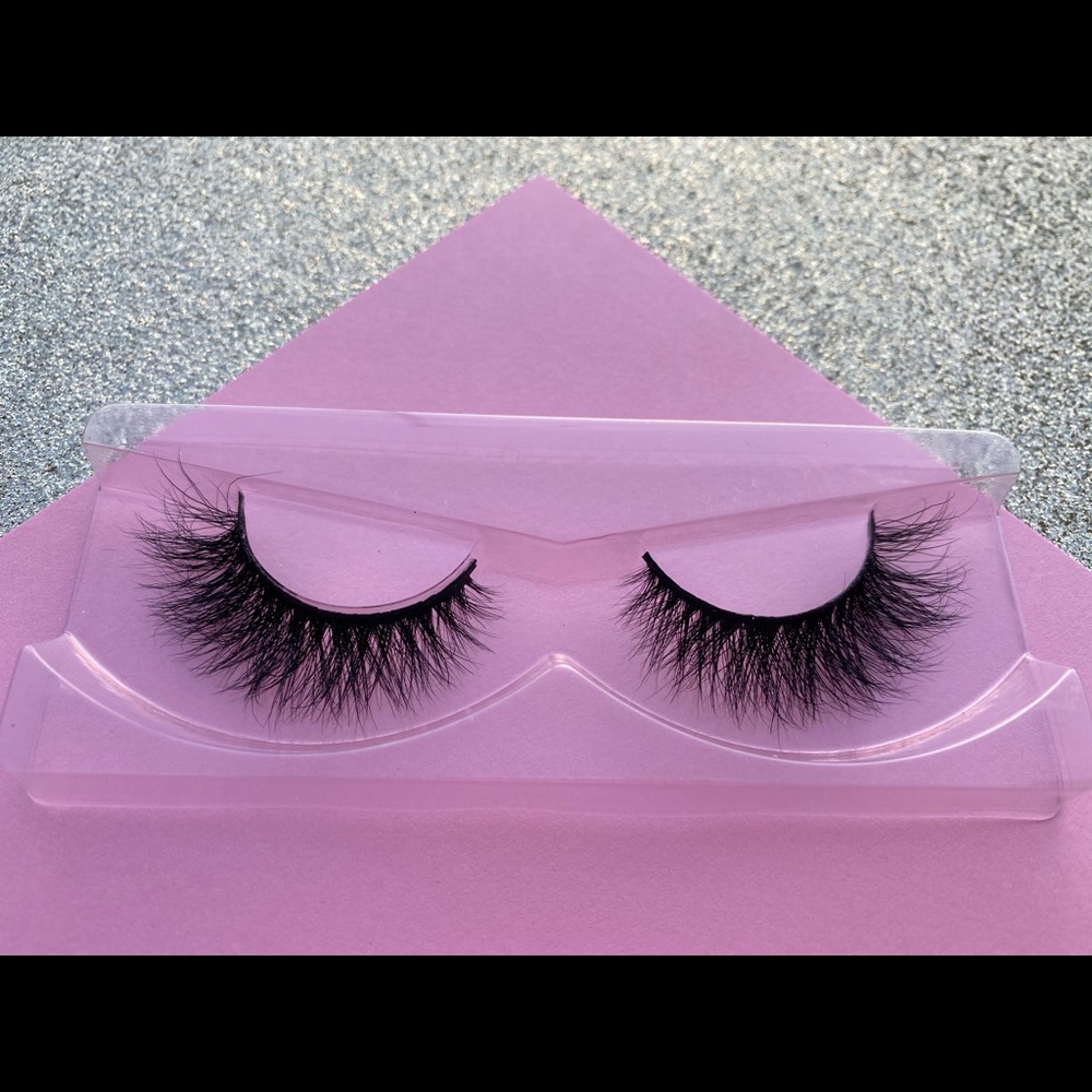 Mink eyelashes